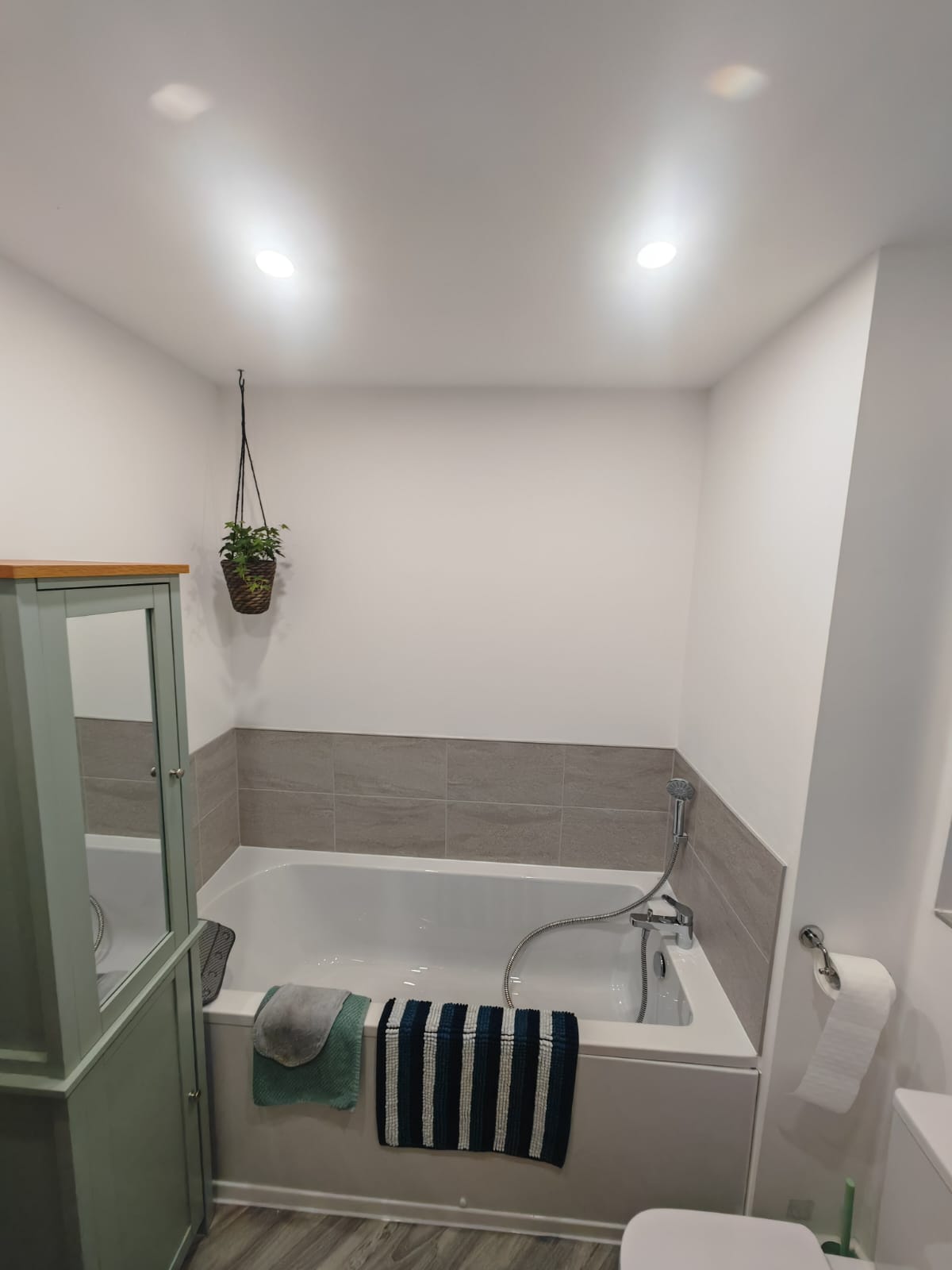 Contemporary Jacuzzi